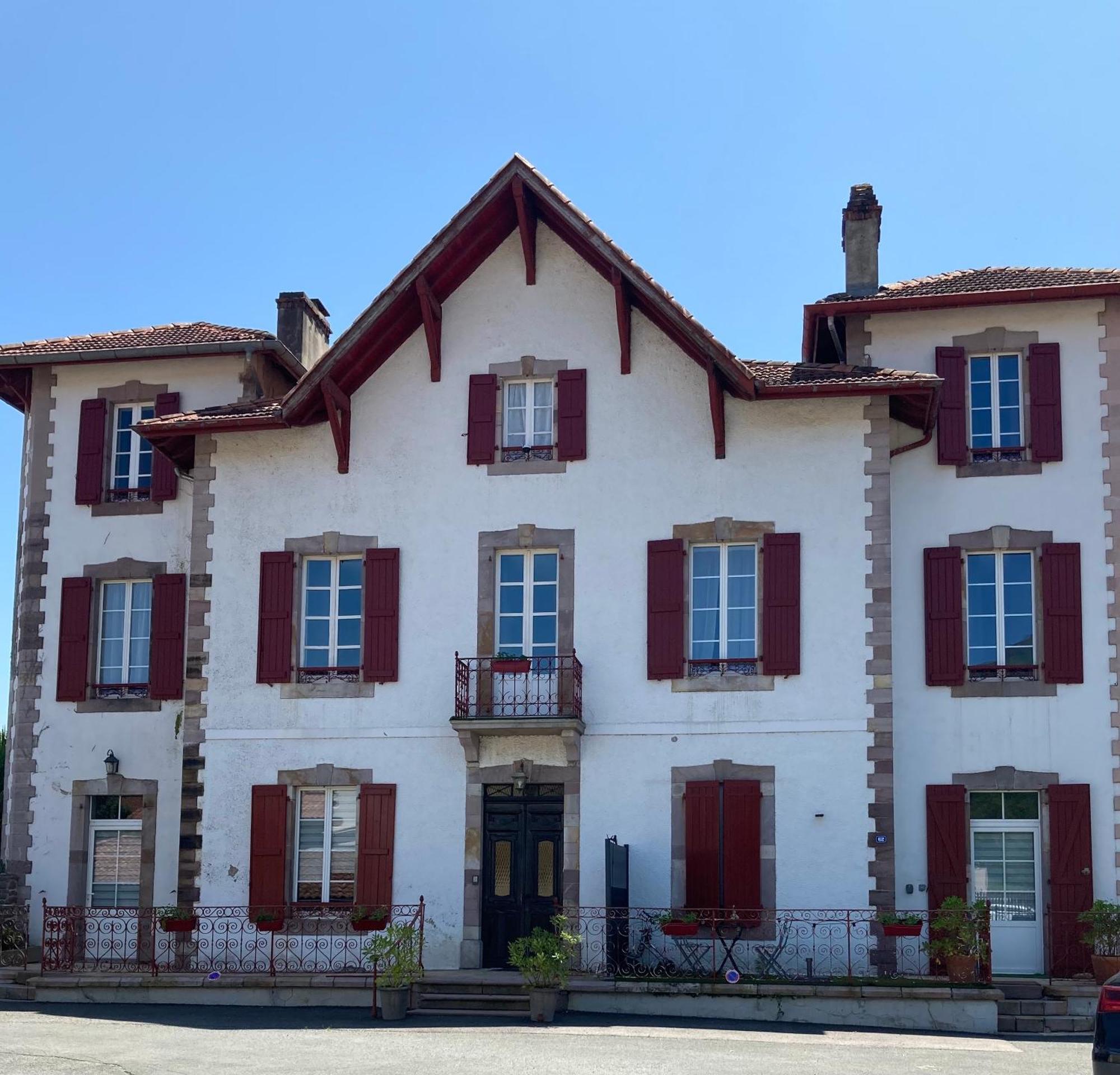 Maison Graciateguy Сент-Этьен-де-Баигорри Экстерьер фото